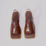 ABOUT ARIANNE Gil Sandal Caoba