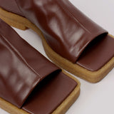 ABOUT ARIANNE Gil Sandal Caoba