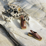 ABOUT ARIANNE Gil Sandal Caoba